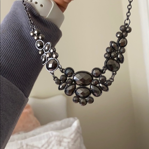 Graphite statement necklace - Picture 9 of 9
